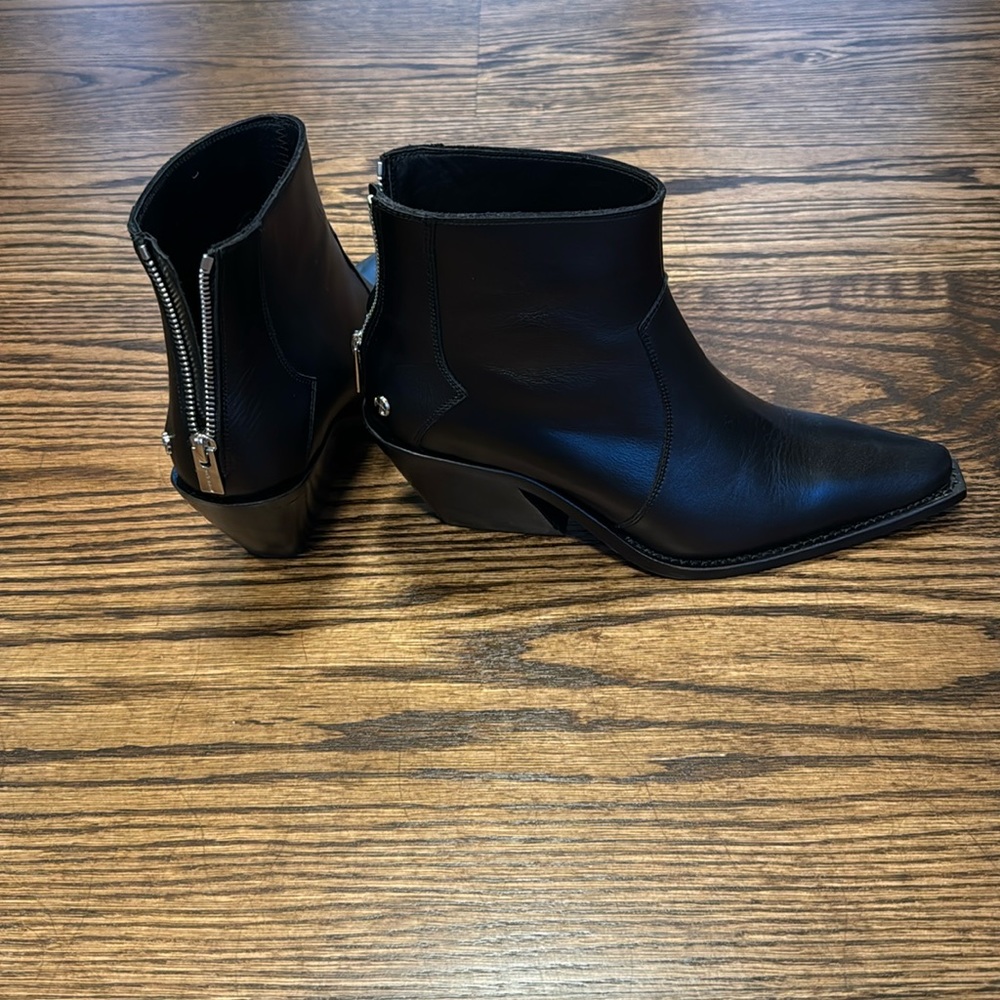 Anine Bing size 38 chunky heel ankle boot